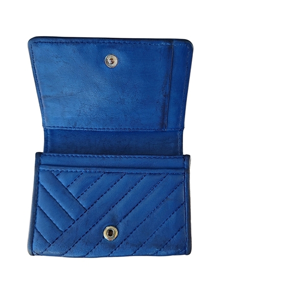 Tory Burch Blue Quilted Leather Wallet - Picture 6 of 6